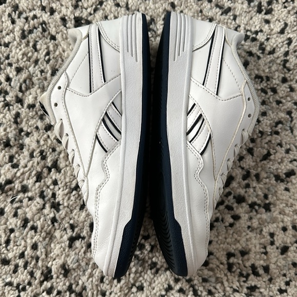Navy & White Reeboks - Picture 3 of 10